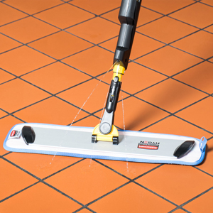 Rubbermaid 1835528 HYGEN Pulse 18